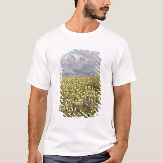 ワシントン州、Mt. Baker Wilderness、Mt. Shuksanと Tシャツ (正面)