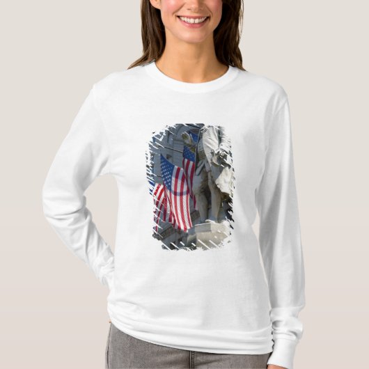 ワシントンD.C.、のベンジャミン・フランクリンの彫像 Tシャツ (正面)