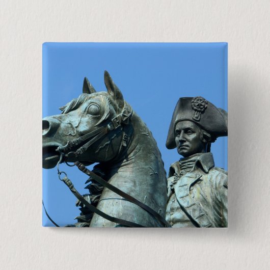 ワシントンD.C.、の概要のジョージ彫像 缶バッジ (正面)