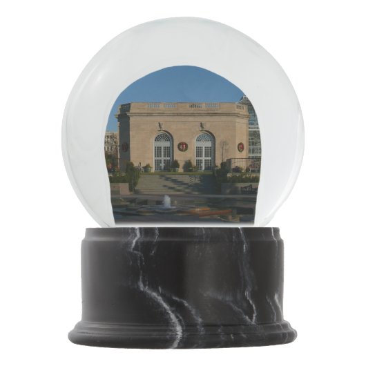 ワシントンDCでのクリスマスの植物園 スノーグローブ (正面)