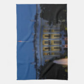 ワシントンDCの夜のクリスマスホワイトハウス キッチンタオル (縦)