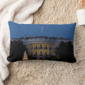 ワシントンDCの夜のクリスマスホワイトハウス ランバークッション (ブランケット)