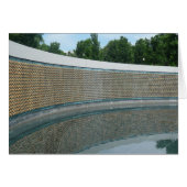 ワシントンDCのWWIIメモリアルフリーダムウォール (正面横)