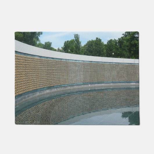 ワシントンDCのWWIIメモリアルフリーダムウォール ドアマット (正面)