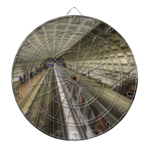 ワシントンDCメトロ鉄道駅 ダーツボード (正面)