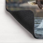 ワシ捕獲魚 マウスパッド (コーナー)