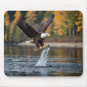 ワシ捕獲魚 マウスパッド (正面)