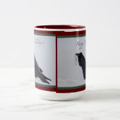 ワタリガラスの幸せな休日のマグ ツートーンマグカップ (中央)