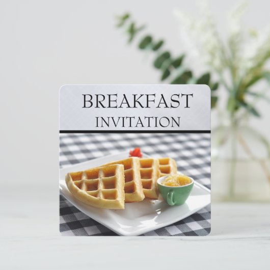 ワッフルのプレートの設定の朝食の招待状 招待状 (スタンド正面)