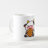 ワッフルを持つ牛 コーヒーマグカップ (正面左)