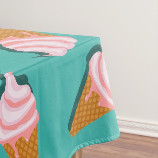 ワッフルコーンのアイスクリームと凍っていヨーグルト模様 テーブルクロス (インサイチュ)