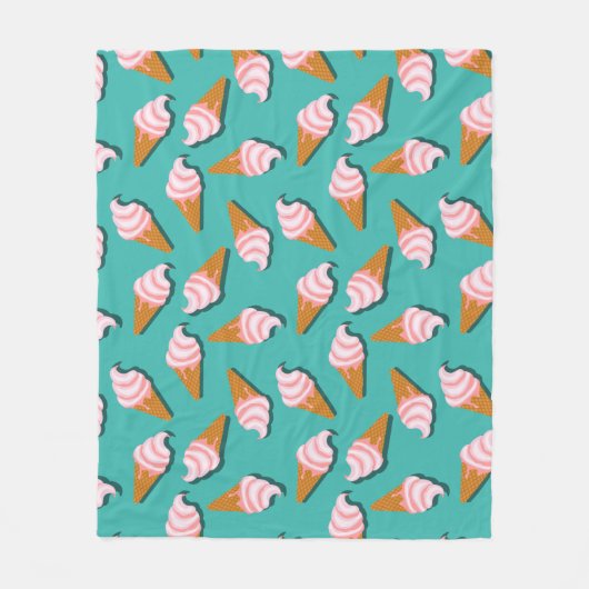 ワッフルコーンのアイスクリームと凍っていヨーグルト模様 フリースブランケット (正面)