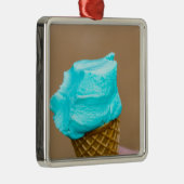 ワッフルマクロ付きアイスクリーム メタルオーナメント (右)