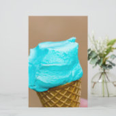 ワッフルマクロ付きアイスクリーム 便箋 (スタンド正面)