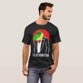 ワニおもしろいゲータークロコダイル弁護士弁護士Aリチガ Tシャツ (正面フル)