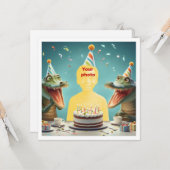 ワニと一緒にお子さんの誕生日パーティーですよ カード (正面/裏面インサイチュ)