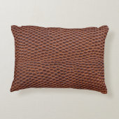 ワニの皮：茶色の皮質感 アクセントクッション (裏面)