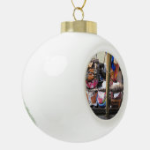 ワニ肉バーベキュー…タイ通り食品 セラミックボールオーナメント (左)