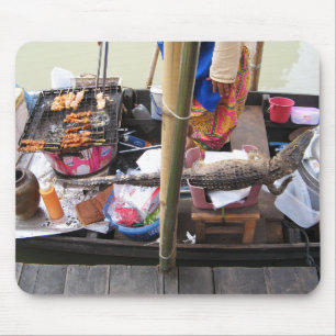 ワニ肉BBQ ...タイ通り食品 マウスパッド