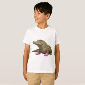 ワニ革サンダルを履いたワニ Tシャツ (正面フル)