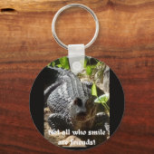 ワニ「友達ではないスマイルたち」 キーホルダー (正面)