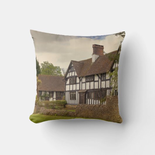 ワルウィックシャー・ストールのプレストン クッション (正面)