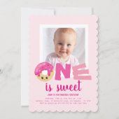 ワンスイートフォトピンクドーナツベビーファースト誕生日 招待状 (正面)