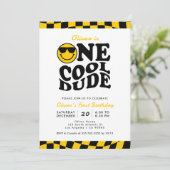 ワンダクールデイエローウェースマイル顔1st誕生日 招待状 (スタンド正面)