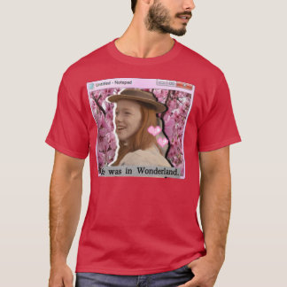ワンダーランドにいた彼女はEを持ったアン Tシャツ