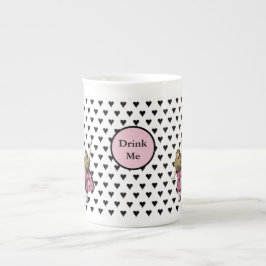 ワンダーランドのピンクアリス黒ハート飲む ボーンチャイナマグカップ