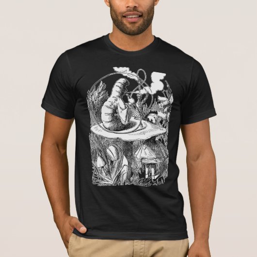 ワンダーランドのホカ、キノコ、いもむし、アリス Tシャツ (正面)