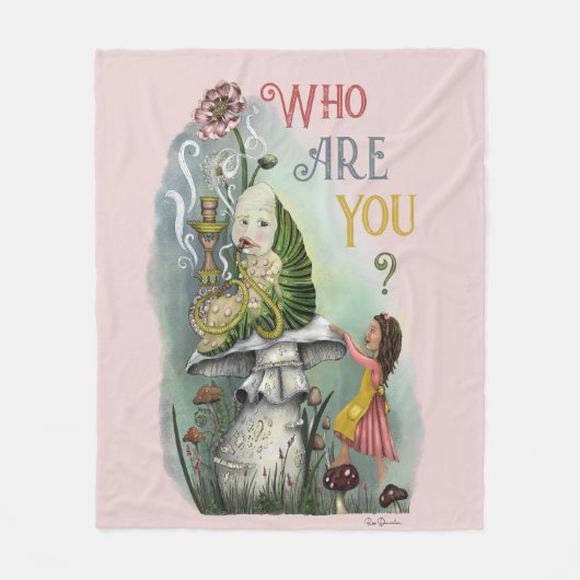 ワンダーランドアートのアリスのかわいいピンクの毛虫 フリースブランケット (正面)