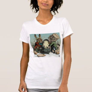 ワンダーランドヤマネのアリスがティーポットに Tシャツ