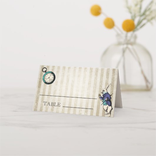 ワンダーランド・ヴィンテージ・ウェディングのアリス プレイスカード (正面)