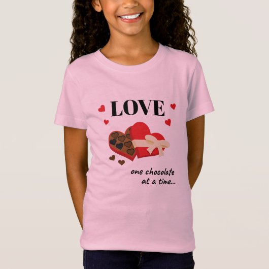 ワンチョコレートを愛するおもしろい引用文 Tシャツ (正面)