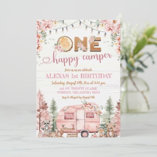 ワンハッピーキャンパーピンク素朴ガール誕生日 招待状 (スタンド正面)