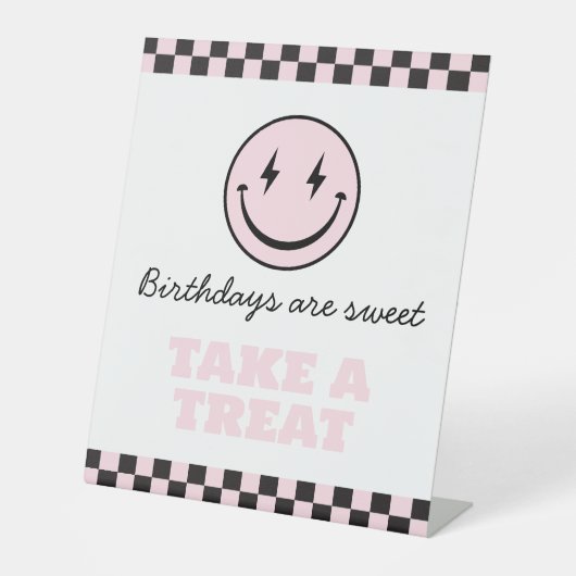 ワンハッピーベピンクスマイル顔テイクアトリート 台座サイン (正面)