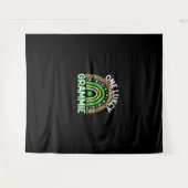 ワンラッキーグラミエレオレインボーサンパトリック タペストリー (正面(横))