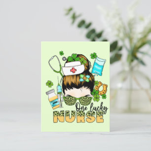 ワンラッキーナース- Messy Bun – 聖パトリックの日 ポストカード