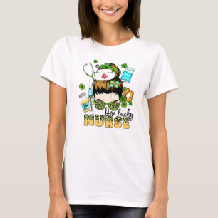 ワンラッキーナース- Messy Bun – 聖パトリックの日 Tシャツ