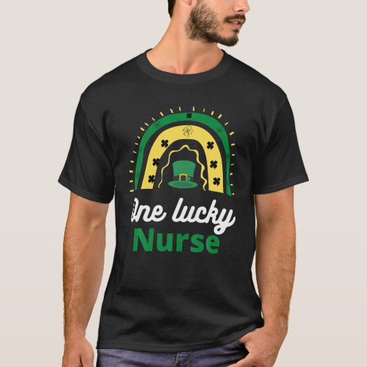 ワンラッキーナースSt patricks day最高のナースギフト Tシャツ (正面)