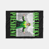 ワンラッキープレジデントトランプSt patricks dayアイリッシュシー フリースブランケット (正面(横))