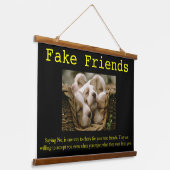 ワン・バスケットの中で子犬を一緒ぶら下がったに愛する 吊り下げ型タペストリー (傾斜あり)