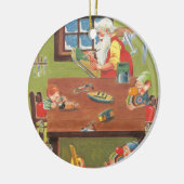 ワークショップに小人が参加したヴィンテージクリスマスサンタ セラミックオーナメント (左)