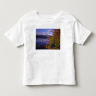 ワータートン・レイクス国立公園のマスキノンジ湖 2 トドラーTシャツ