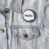 ワードバブル – グレー上の白 缶バッジ (インサイチュ)