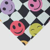 ワープした白黒のチェッカーボード上の幸せな顔 薄葉紙 (詳細)