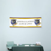 ワールドクラス卒業 – キャップと黄金の卒業証書 横断幕 (トレードショー)
