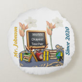 ワールドズオカイスト先生装飾用クッション – クおもしろいラス ラウンドクッション (裏面)