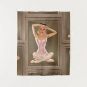 ヴァルガガールインアピンクコルセットバイアルベルトヴァルガス タペストリー (正面)